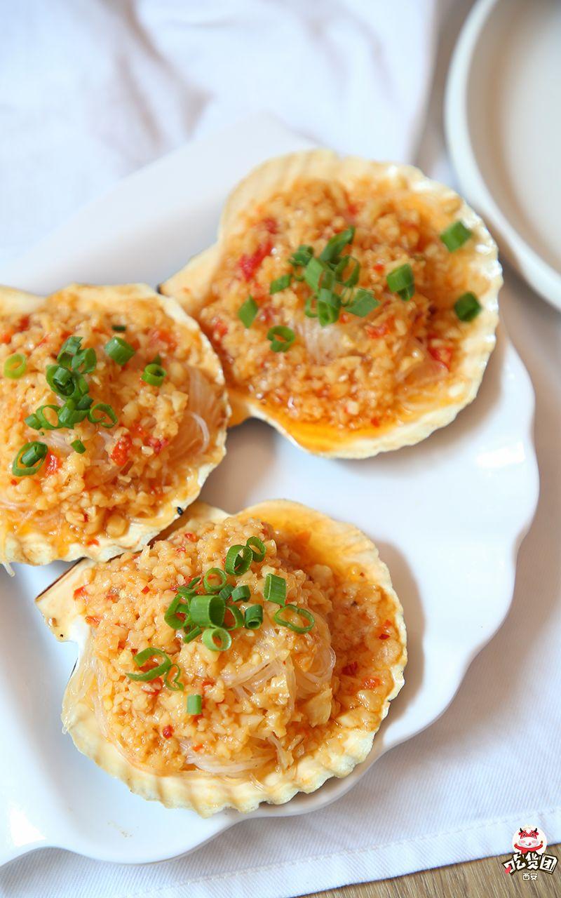 烤翅一般都是翅中, 但潮乐记居然是烤全翅! 吃起来超级过瘾!