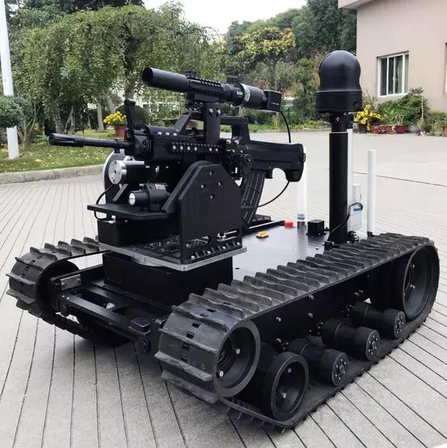 武装打击机器人上线外型威猛酷似坦克