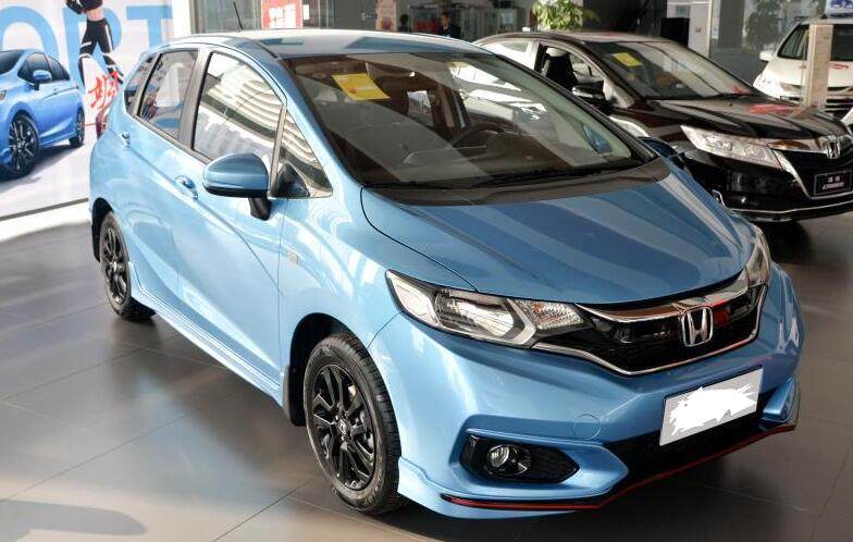 18款本田飞度,外观帅炸,小钢炮的代表!