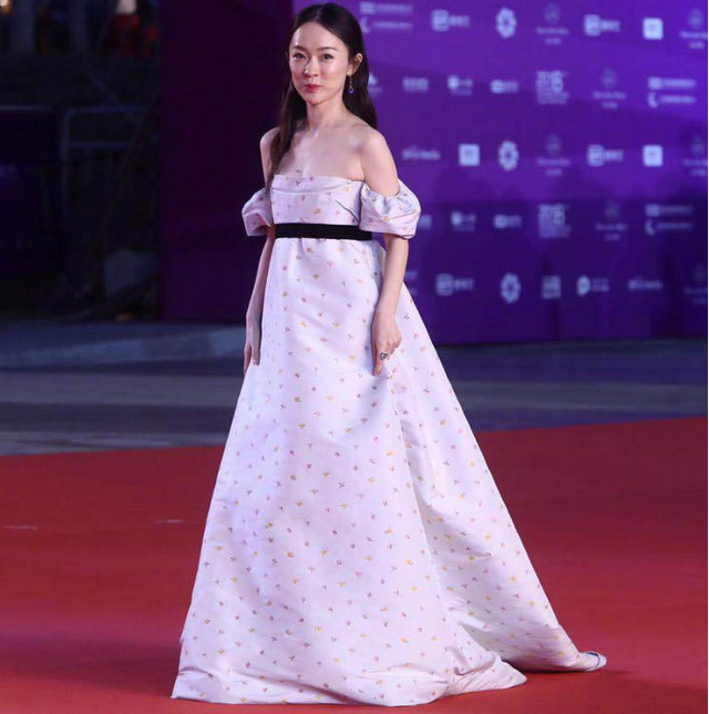 霍思燕成连衣裙控小短手也能美出天际网友杜江有福气