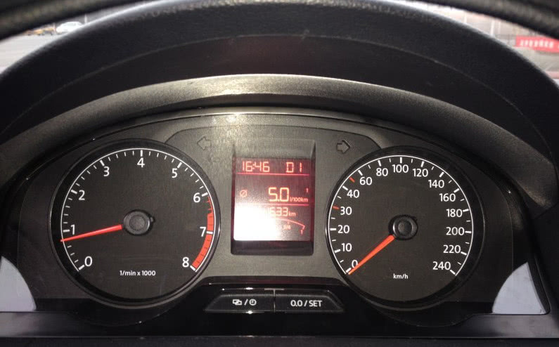 花5万6买辆二手桑塔纳,当看到平均油耗,车主不相信自己的眼睛