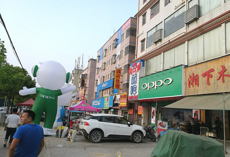 实拍,惠州大亚湾开发区内的城中村,这里很热闹,一点也不冷清