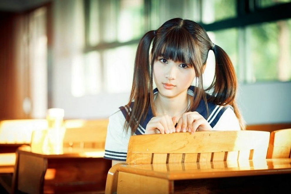 清纯娇嫩双马尾清纯学生妹夏日校园阳光唯美写真