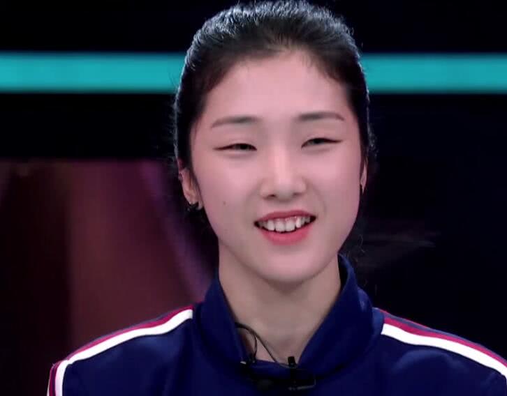 《创造101》开播抖音小姐姐校服上阵,却红不过丑丑的sunshine!