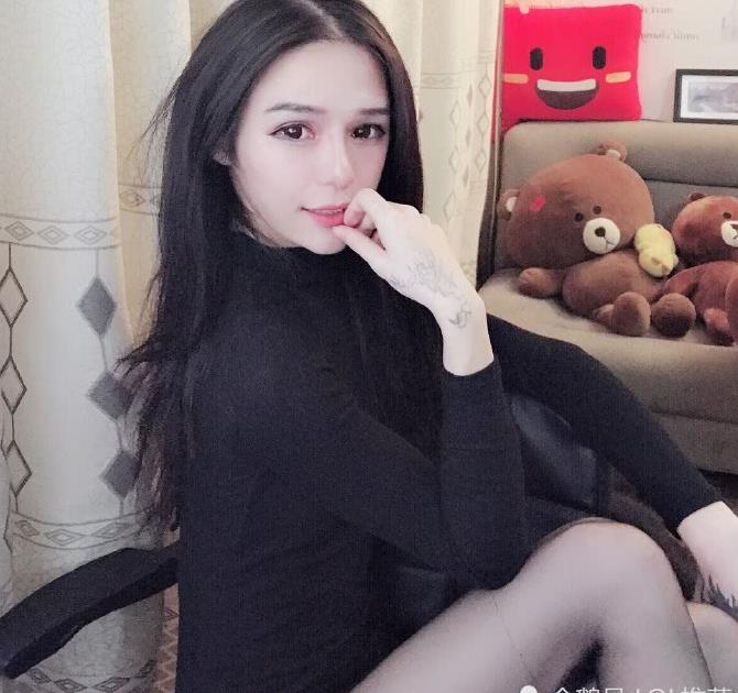 伪娘主播小银晒"美照",接下来粉丝的调侃亮了