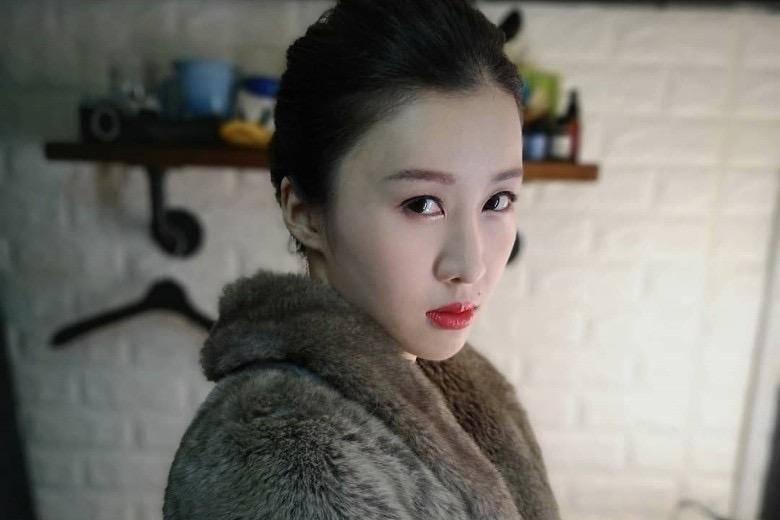 王棠云对待小朋友很细心温柔 难怪余文乐会选择她当老婆