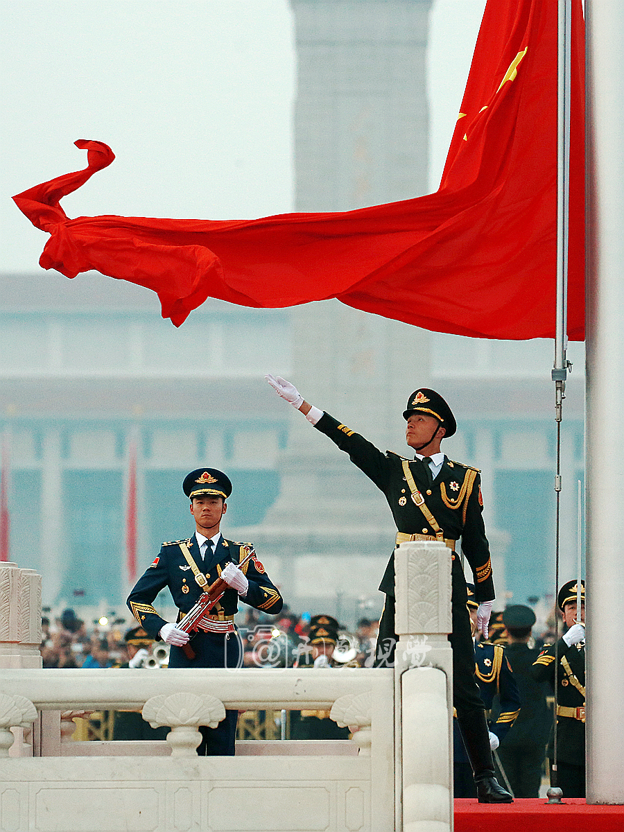 五星红旗作为中华民族五千年历史上第一面代表全体人民意志的民族之旗