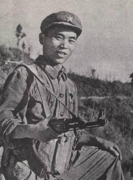 对越反击战罕见老照片, 这些中华英雄的身影激励了一代人