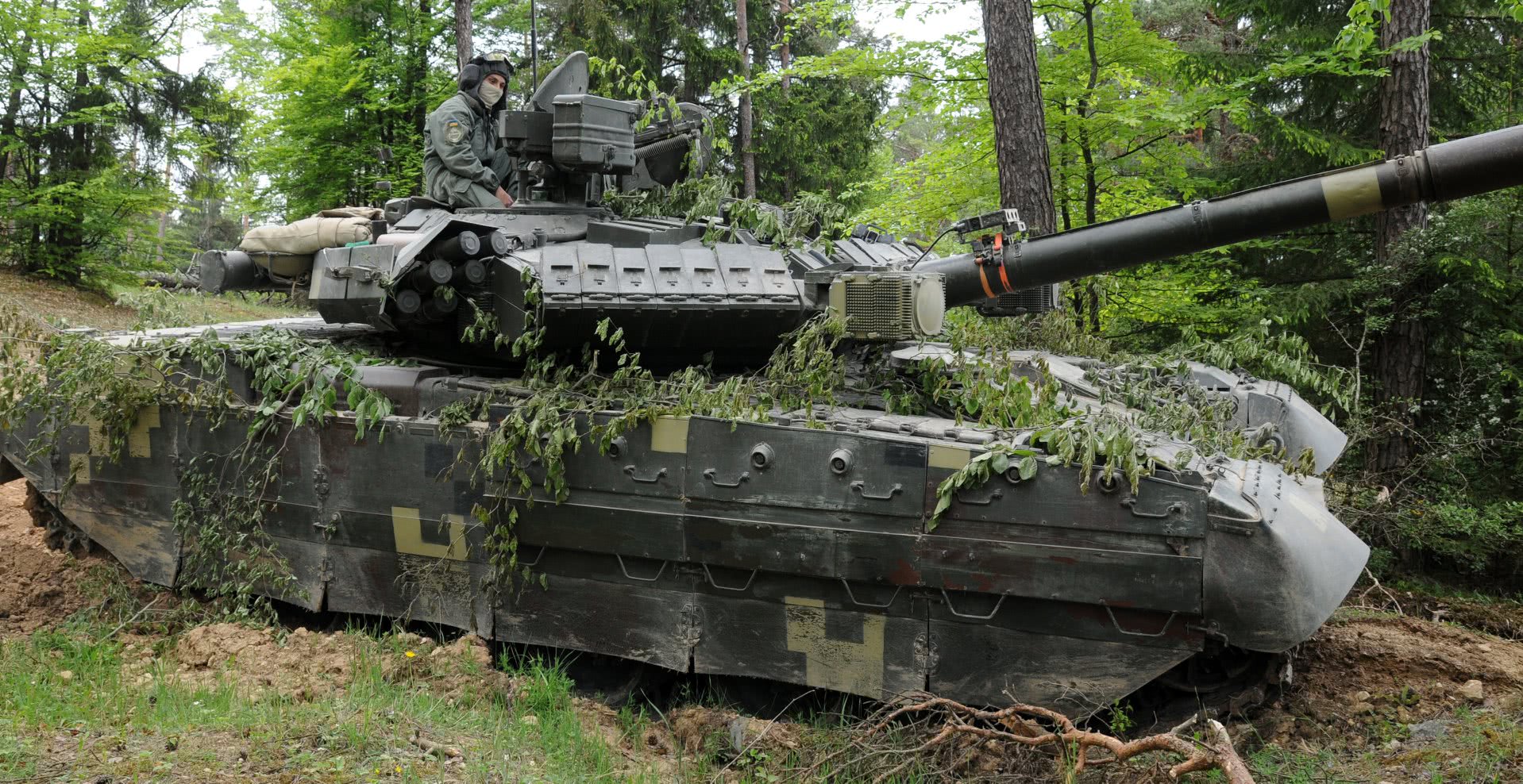 干掉4辆m1坦克4辆m2战车?t-84居然能这么强大?