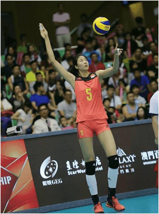中国女排副攻竞争激烈,一人已无悬念遭淘汰,另两人谁更胜一筹
