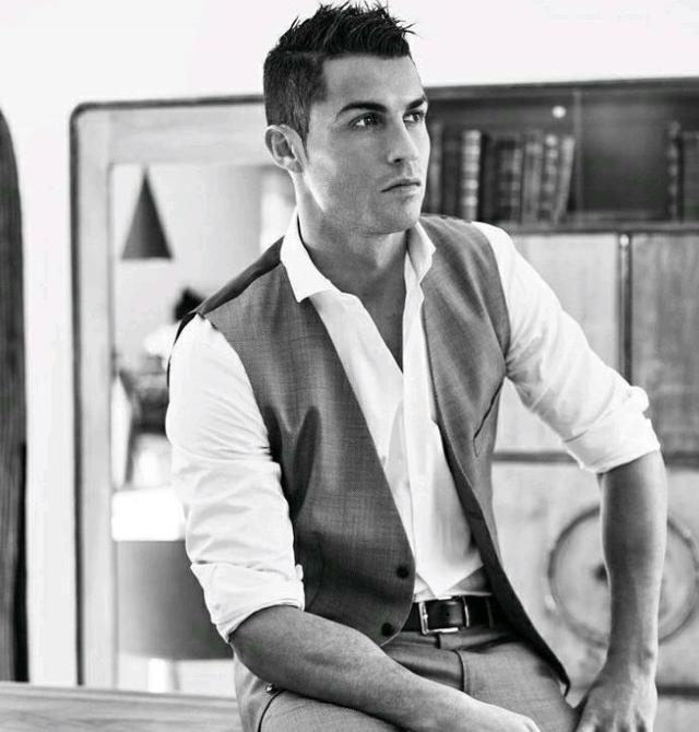 c罗我本来就帅没有为大型活动特意打扮过网友一语道破