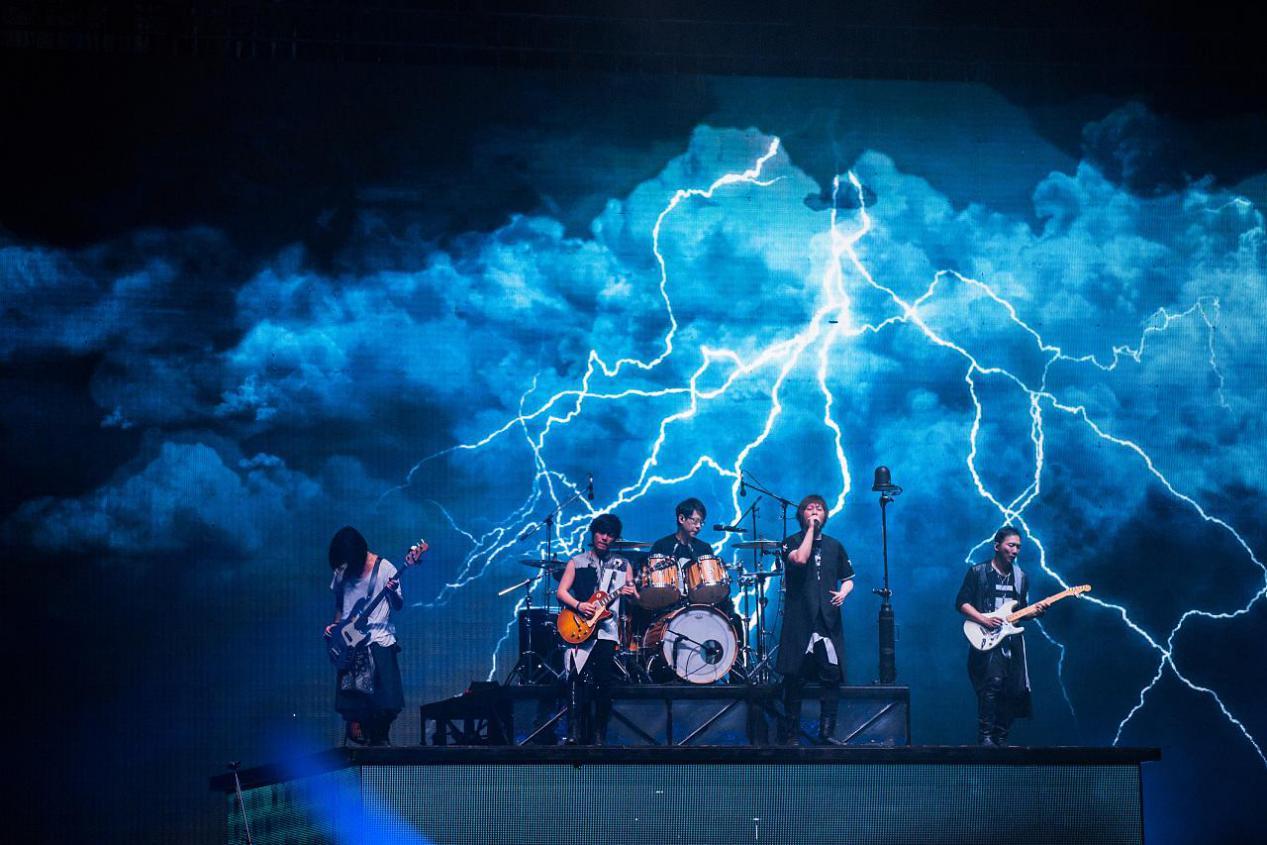 最怕空气突然安静,最怕逃犯在演唱会,五月天演唱会再抓逃犯