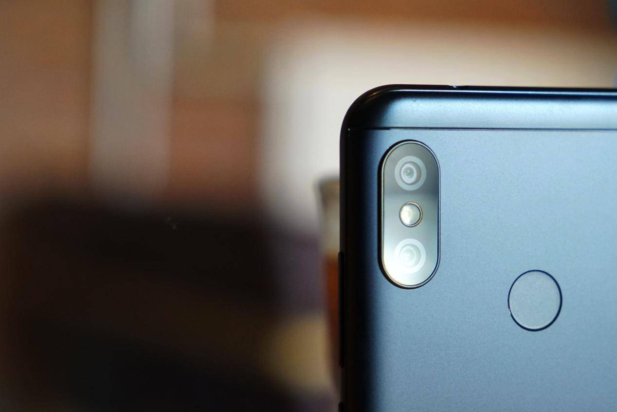 红米6 pro:小米首款千元级刘海屏手机上手