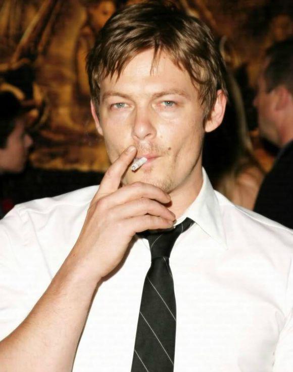 简评丧尸剧行尸走肉中男主角的外貌|格伦|肖恩|外貌_新浪新闻