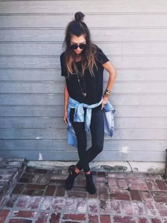 正面靠墙照 有墙面为基地支撑的话,能让拍照进入更好的自然状态,而最