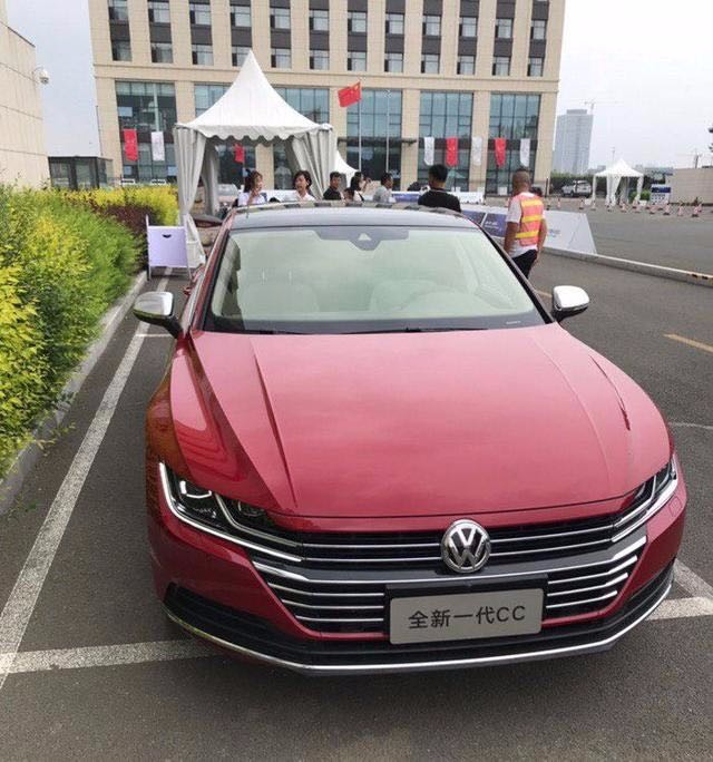 全新一代大众cc到店实拍,红色实车堪称惊艳,或26万起放弃ats-l