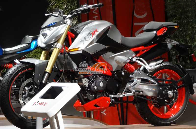 17600元,印度摩托领先飞肯推出300cc单摇臂街车,年内上市开卖