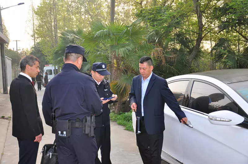 江都法院凌晨出击抓"老赖"!