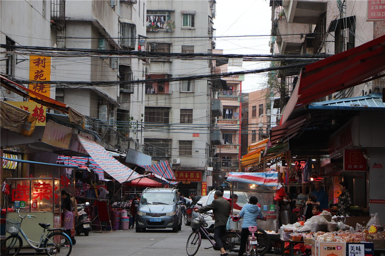 实拍曾经东莞石碣镇最繁华的天涯亭步行街,如今天涯亭步行街没了