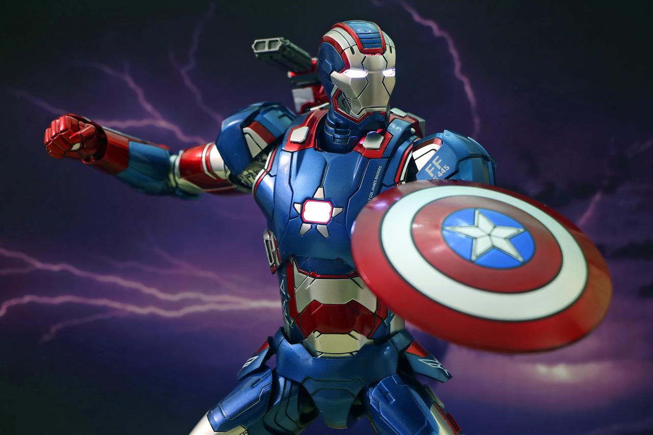 钢铁侠和美国队长结合会是什么样子?当然是钢铁爱国者啦!