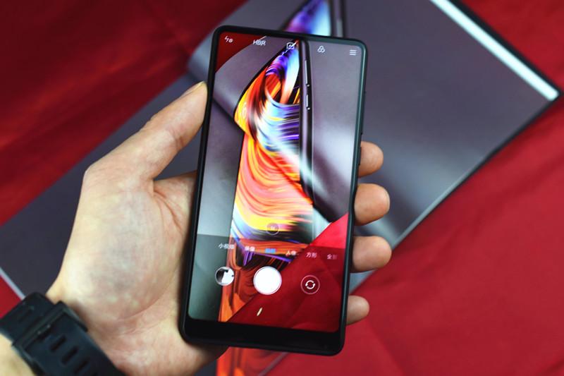 小米mix2s开箱简评整体外观变化不大性能和相机提升很大