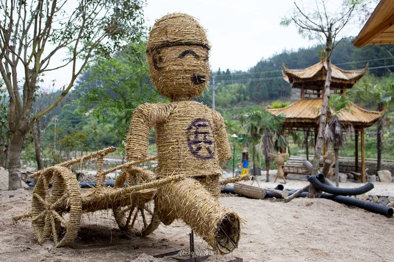 这个"五一"带你走进稻草人的魔幻王国