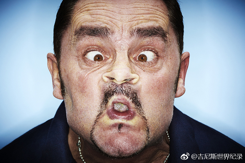 英国坎布里亚郡的埃格蒙特小镇从1267年开始就举办世界鬼脸大赛