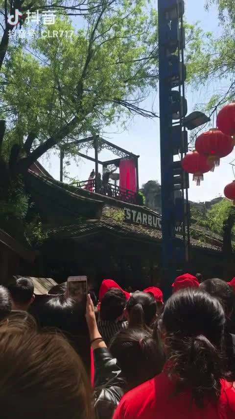 【杭州宋城王员外楼上演出】背景音乐好熟悉,