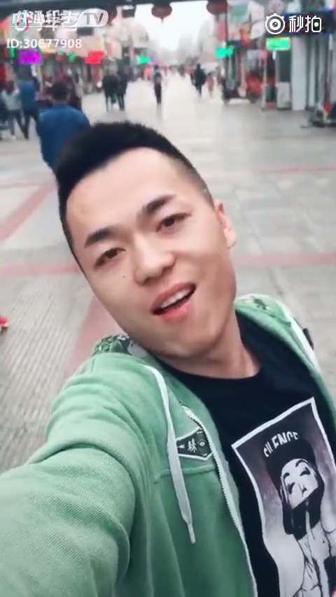 当熊孩子有了个熊爹,哈哈哈哈来啊相爱相杀啊! 搞笑视频搞笑幽默