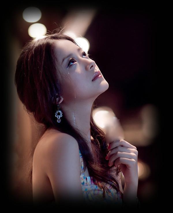 寂寞地等着,因为你给了我一个等待的理由,可是为何在我等待千年以后