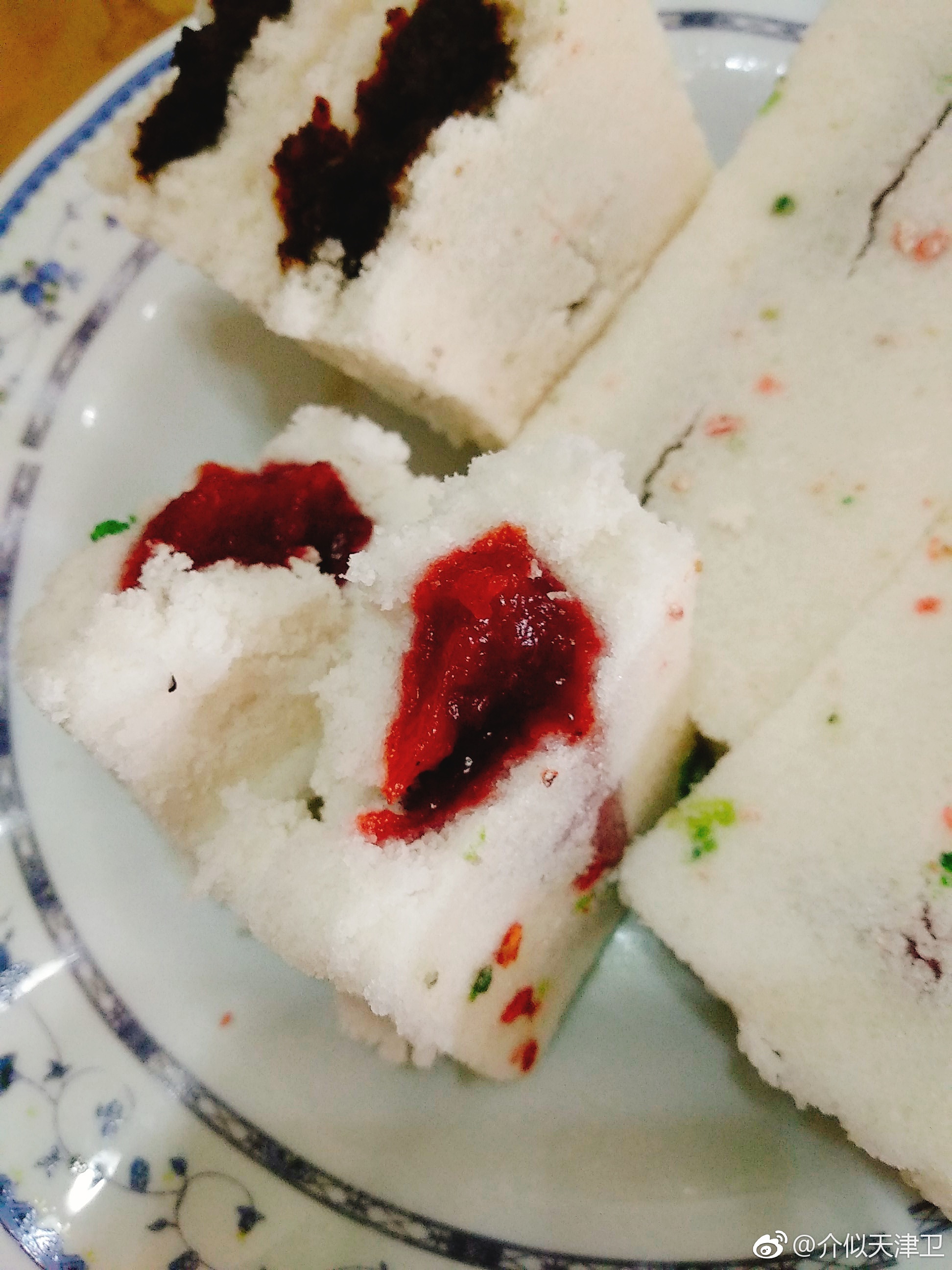 倍儿耐吃他家糕干,1.5一个,买了两个豆沙的