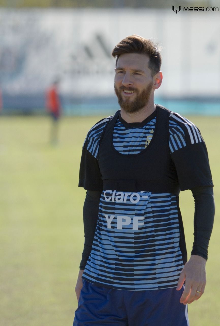 阿根廷队训练,梅西特写美图!