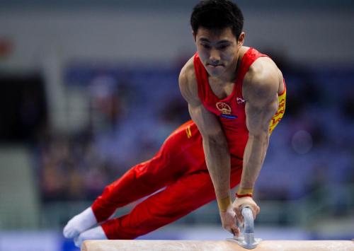 他曾两度遗憾退出奥运会,如今娶得娇妻,化身世界冠军教练