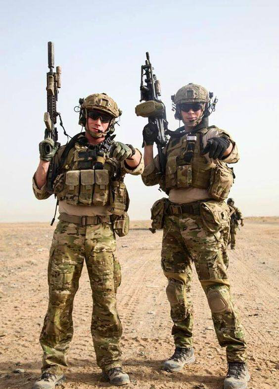 看外国雇佣兵与警察还有特种兵的装备这一身行头价值不菲