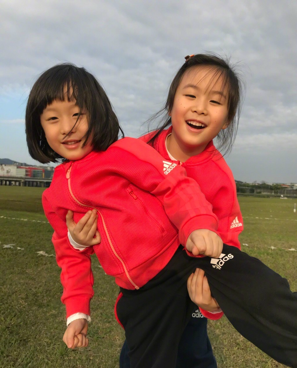 爸爸回来,女孩,甜馨变美,奥莉长大,她8岁就会做饭|奥莉|爸爸|唐志中