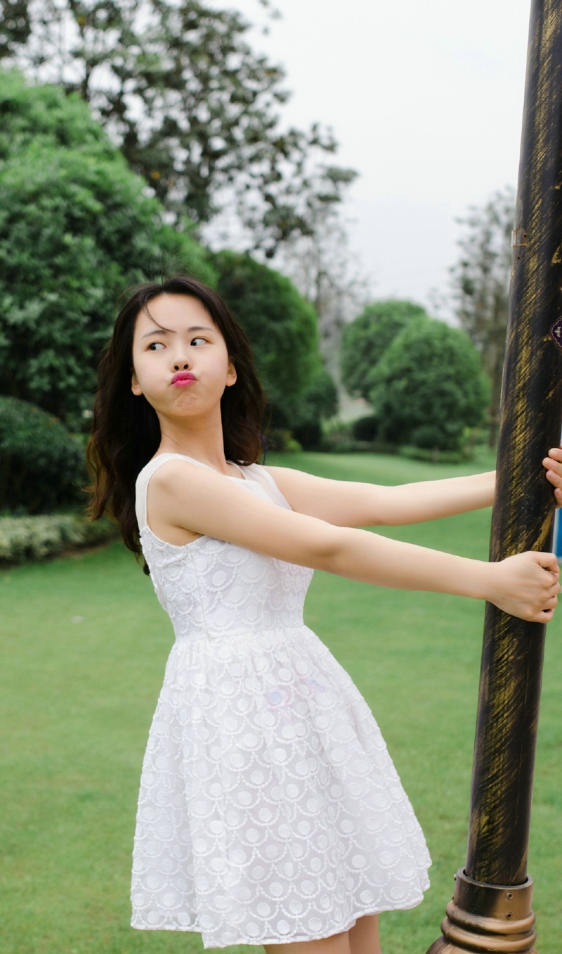 俏皮少女连衣裙可爱活泼嘟嘴卖萌写真集 @微相册 @微博摄影