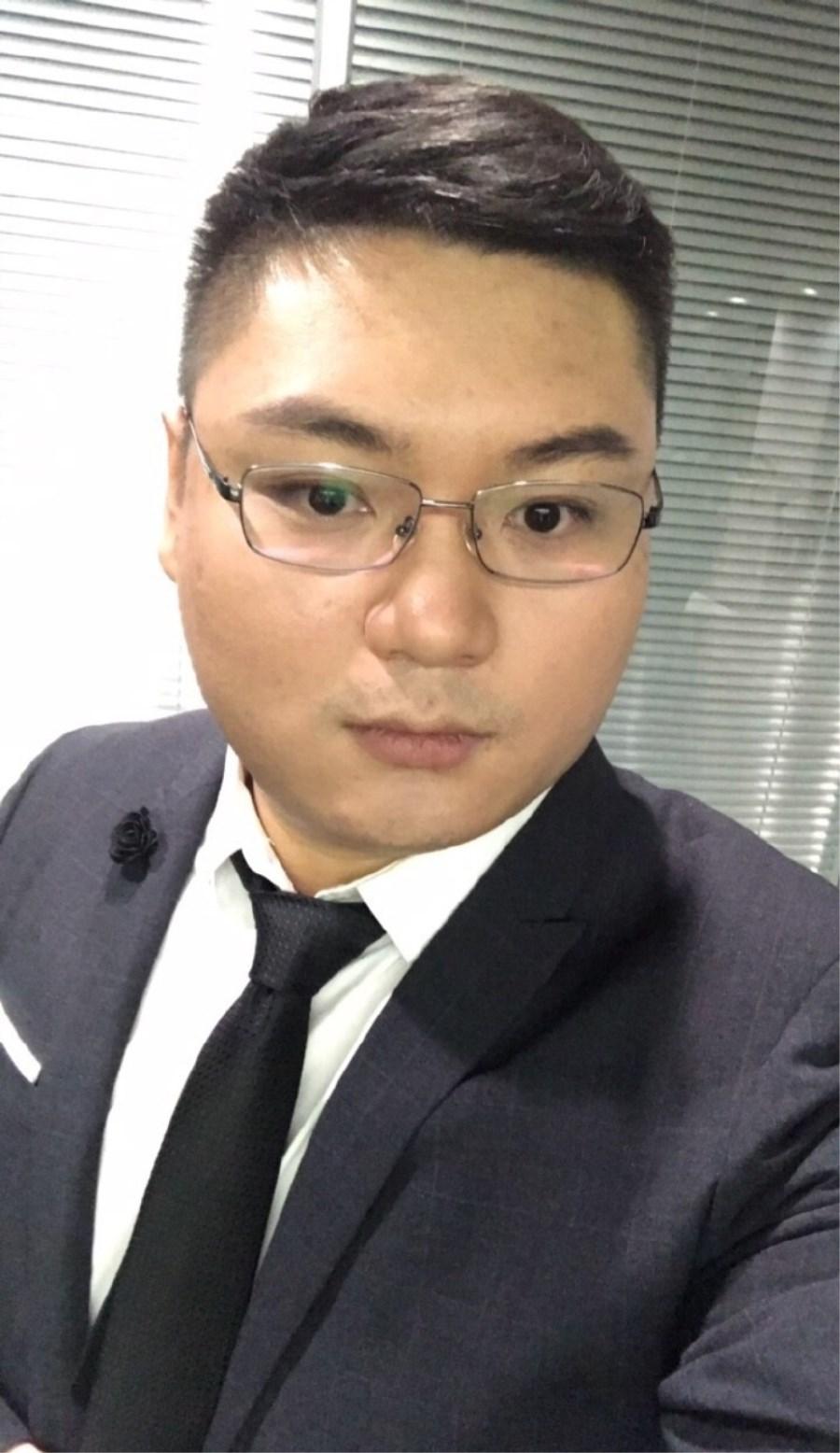 继王冕之后,多个公会给yy李先生千万报价,中国蓝高管压力颇大