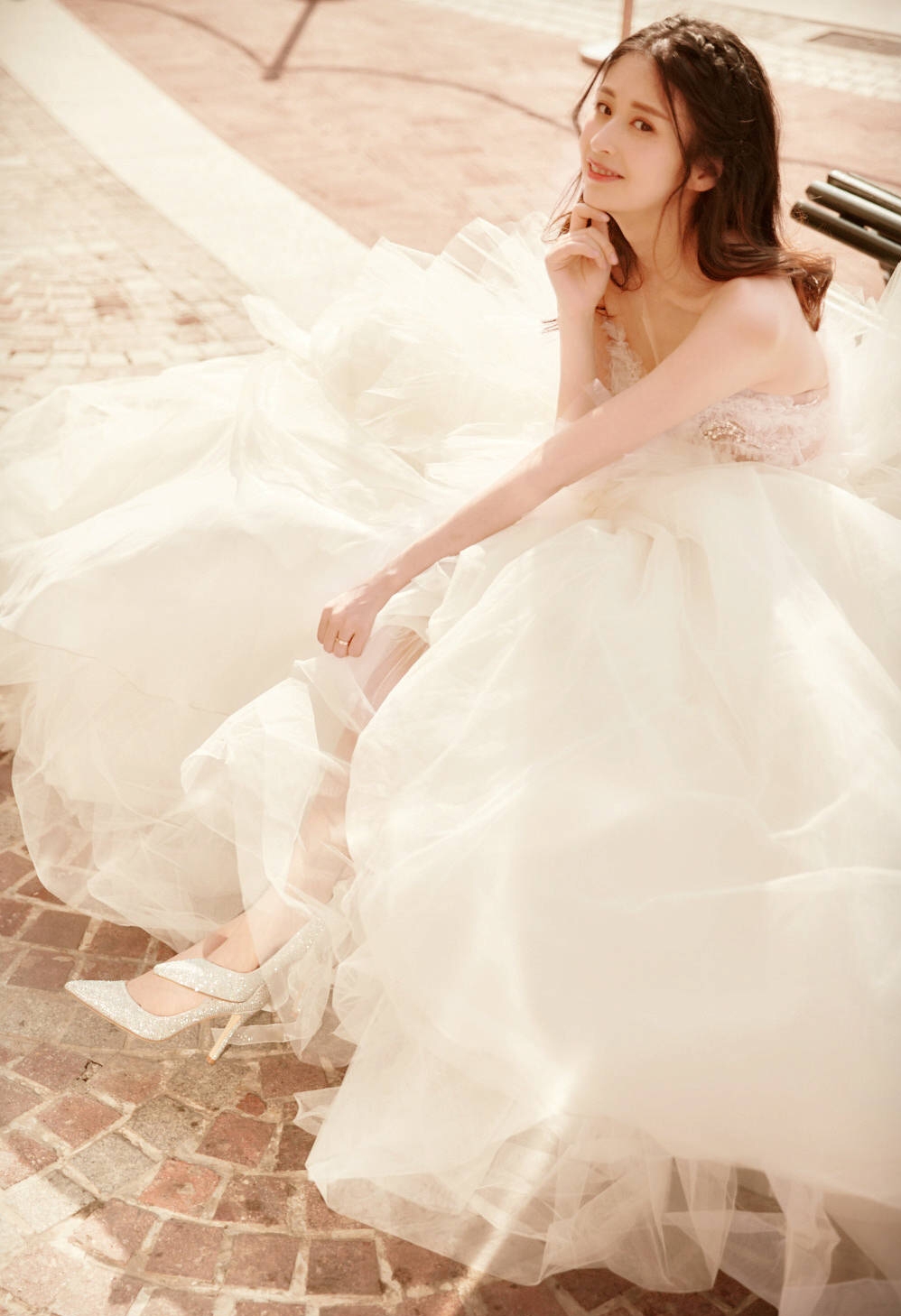 颖儿微博祝杨洋早日结婚,网友喊话张天爱