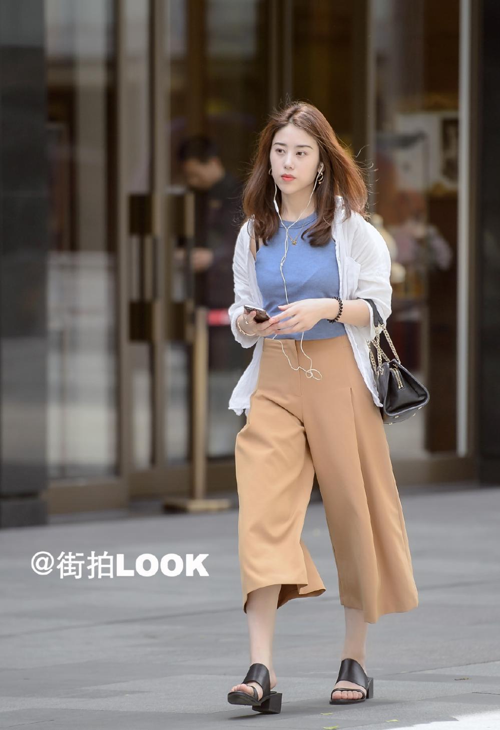 街拍成都太古里步行街美女
