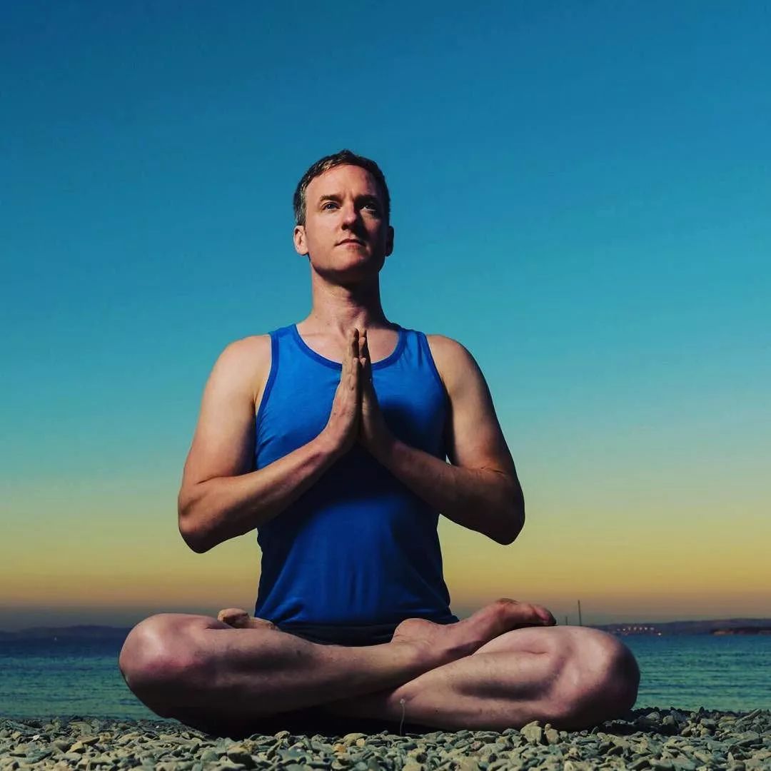 来自瑜伽男教练的背部拉伸7个动作全方位缓解疲劳