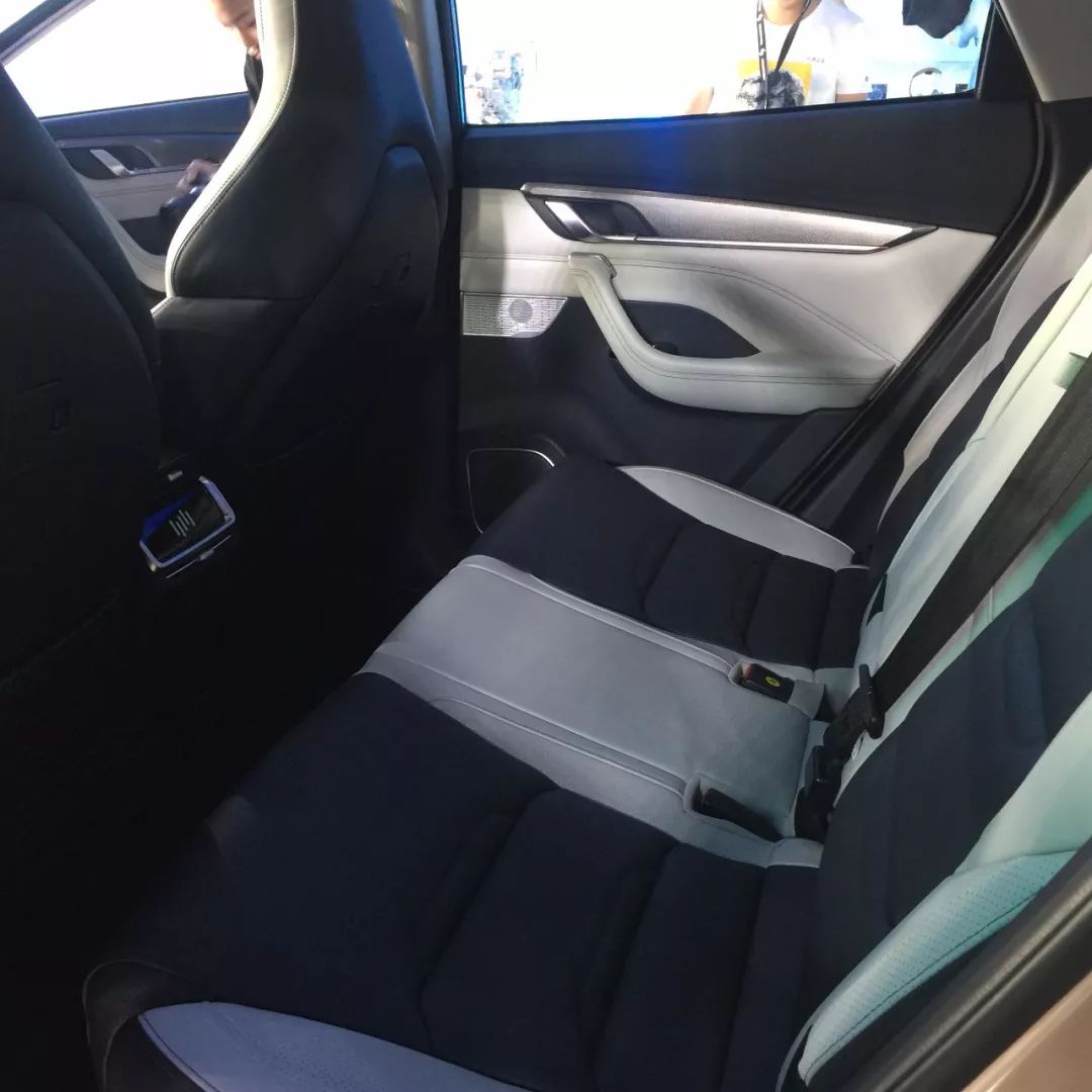 赶在威马ex5交车前,我们对其进行了静态体验