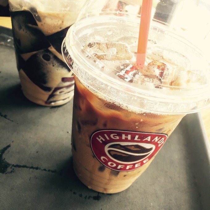 越南的鸡肉粉小路边摊tiger?逛了一整天虽然一直在吃,晚上还