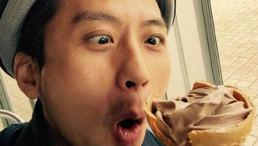 宋茜吃雪糕,赵丽颖吃雪糕,邓超吃雪糕,都比不过她的这个搞笑