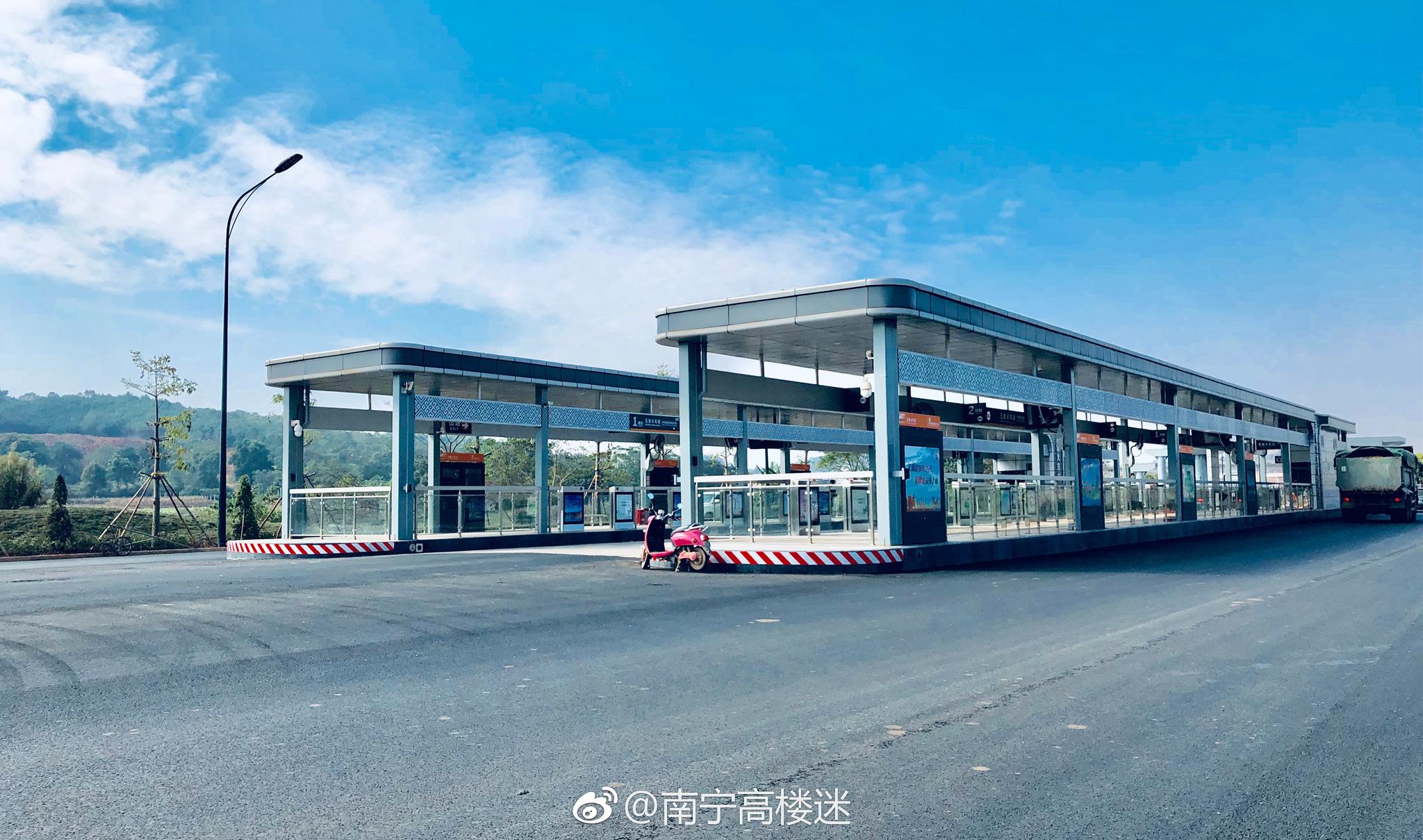 brt2号线五象火车站建设进展站点已经基本建成但天桥还没建