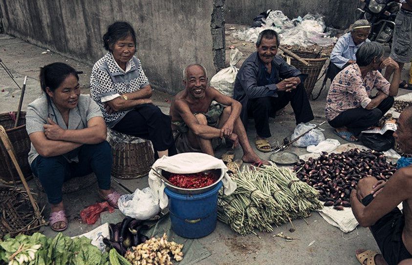 在农村,农民最关心什么?老农民:这三件事我们盼了大半辈子!