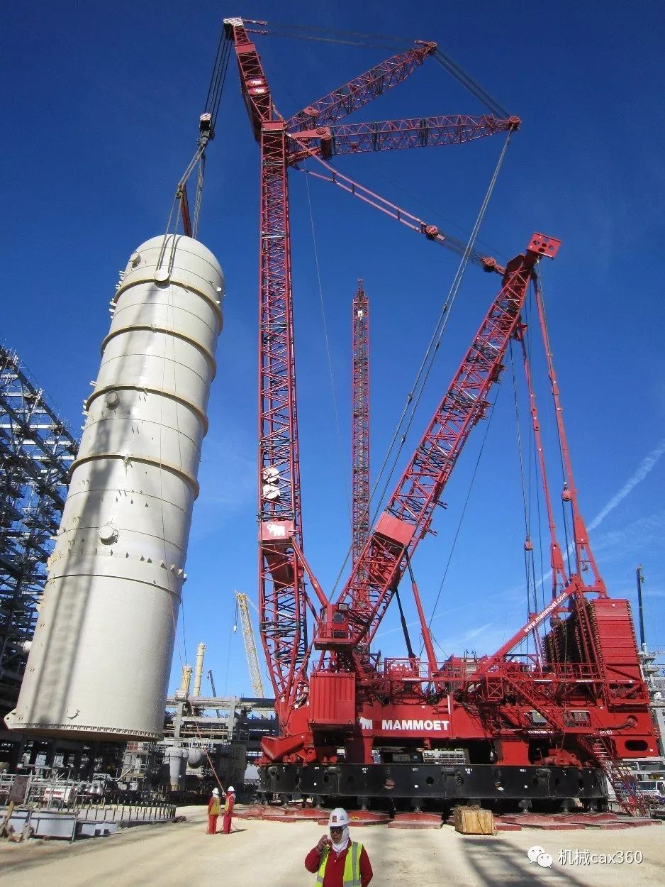 世界最强大最高履带式起重机可吊起3000吨重物主臂长248米
