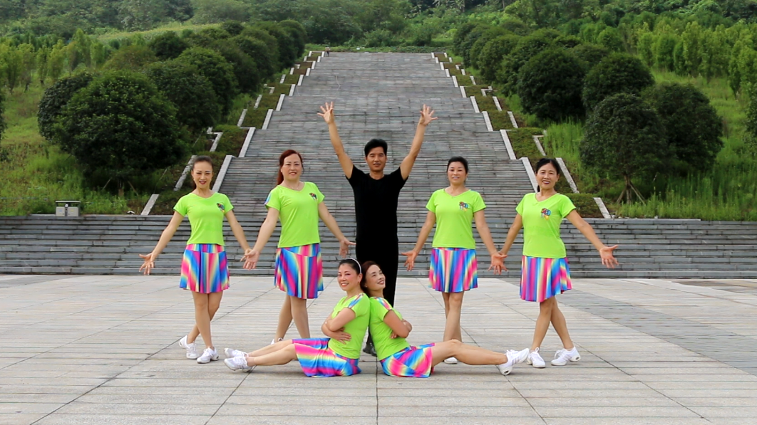 2018最火健身操《公虾米》正能量满满,对身体