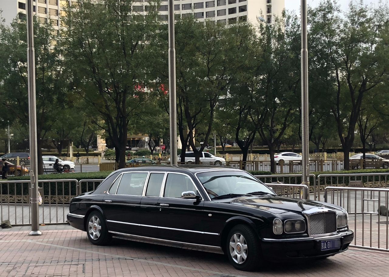 北京有4台宾利728,3台是京a8开头,当年抵三环10套房