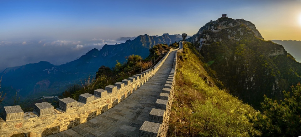 辉公路--辉县北环--三庆桥—311--上八里--关山国家地质公园(有路标)