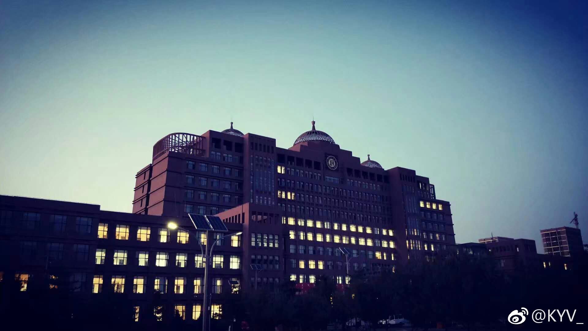 內蒙古大學的校園靜景無論哪個季節總能發現最好的風景